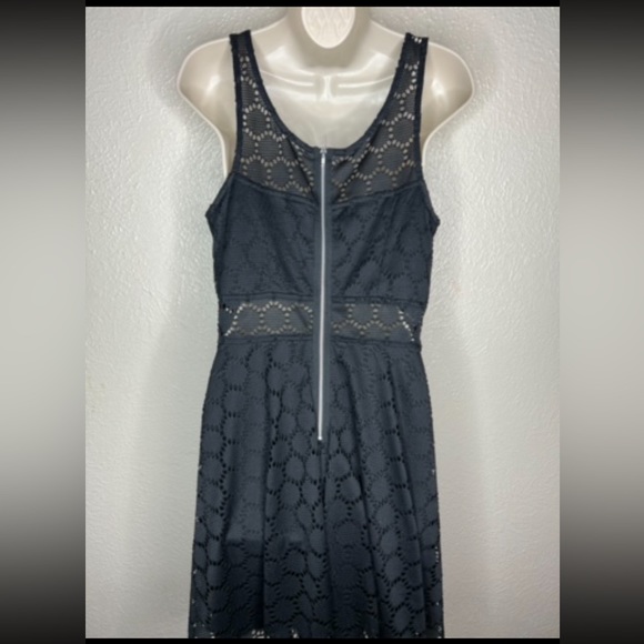 Medium Dress - Picture 2 of 2